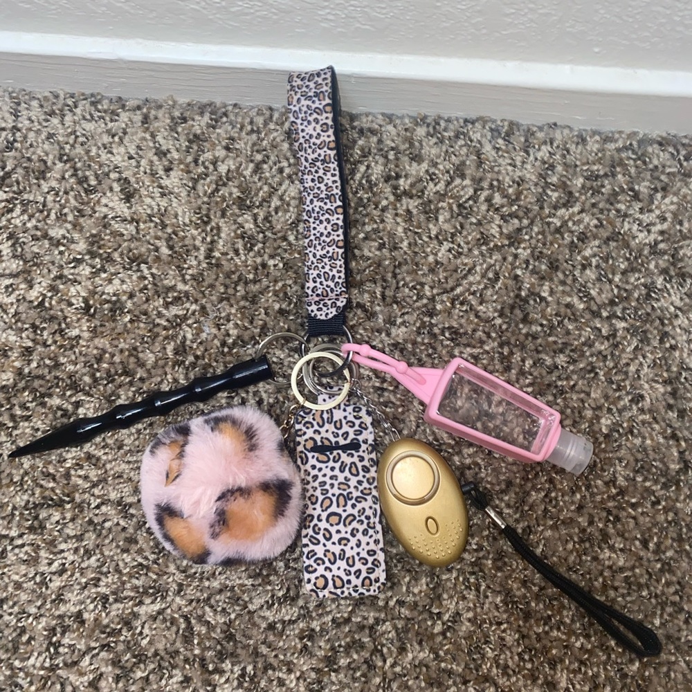 Cheetah keychain set